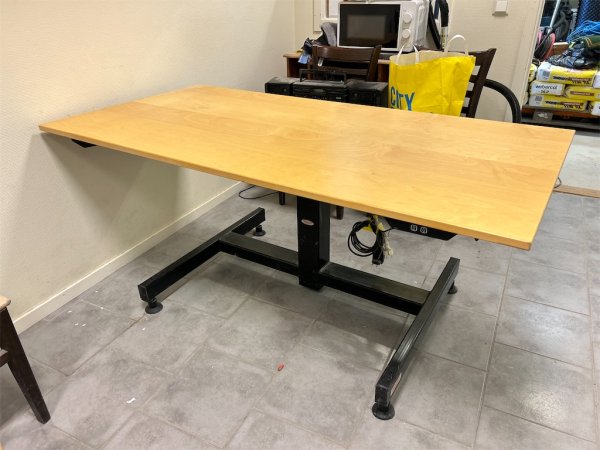 Skivbord Höj och sänkbart / Holmbergsbordet