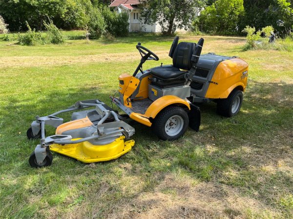 Åkgräsklippare 4x4 Stiga Titan 26B