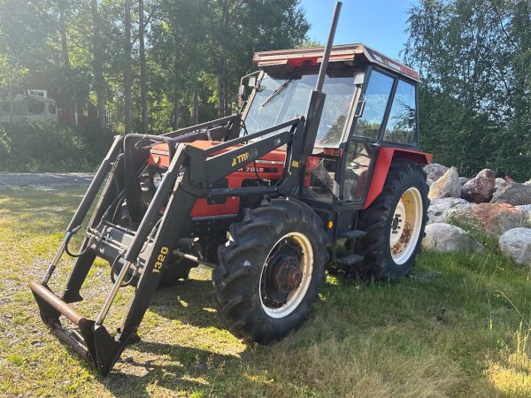 Traktor ZETOR 7045