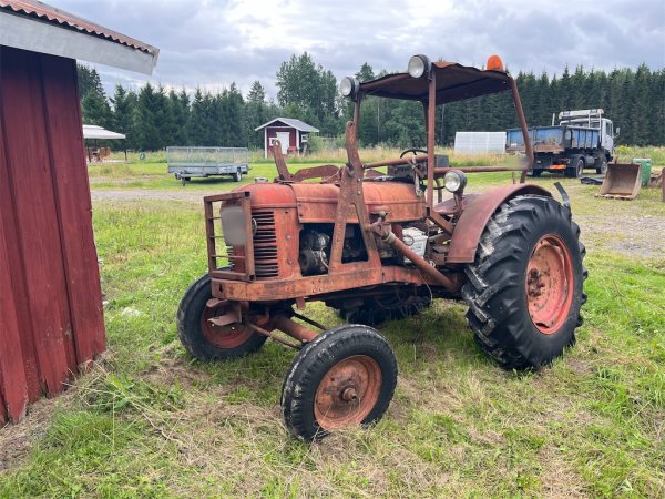 Traktor + Lastare VOLVO T24