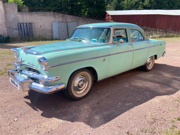 Veteranbil DODGE CUSTOM ROYAL