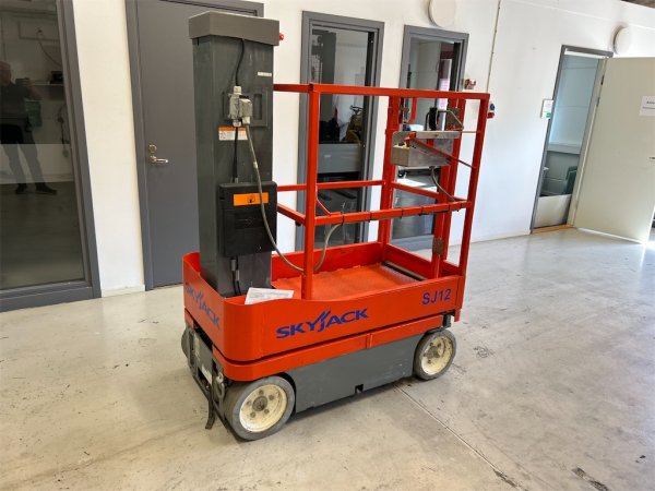 Pelarlyft Skyjack SJ12