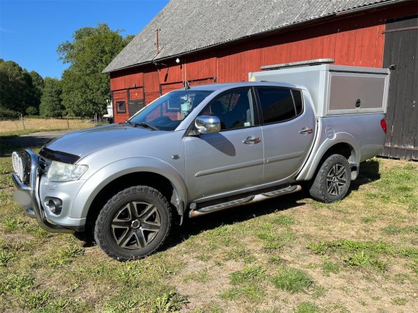 Lätt lastbil MITSUBISHI L200 Dubbelhytt 2.5 Diesel Aut