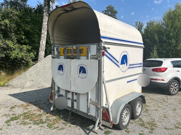 Hästsläp BOJ Bravo 220