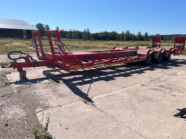 Skogsmaskintrailer Chieftain 3-Axlad 32 ton