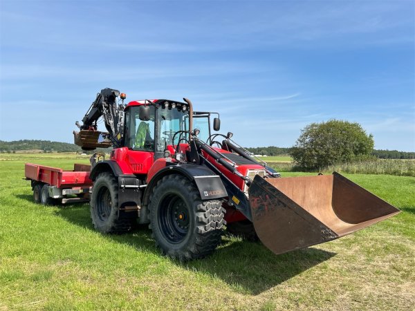 Traktorgrävare HUDDIG 1260C med Waldung dumpervagn