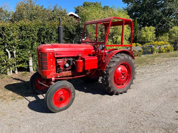 Traktor VOLVO 230