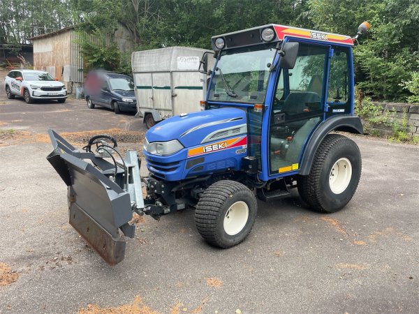 Traktor med släp  ISEKI