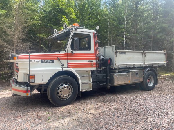Kranbil med tipp SCANIA T93HL 250  4X2