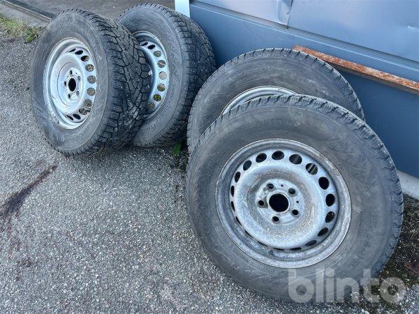 Vinterhjul VWCrafter - Nokian Hakkapelitta C3 | Blinto auktioner