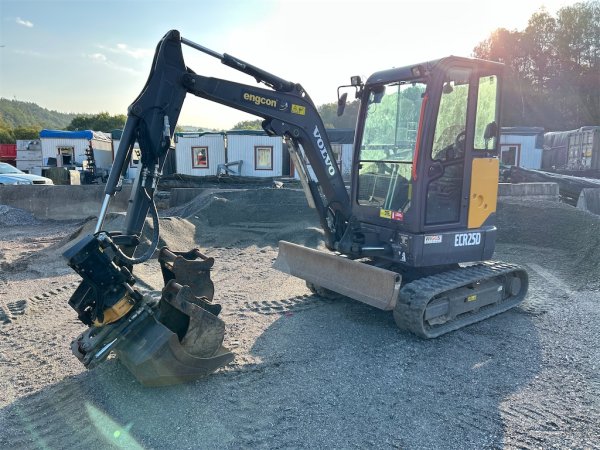 Minigrävare VOLVO ECR25D