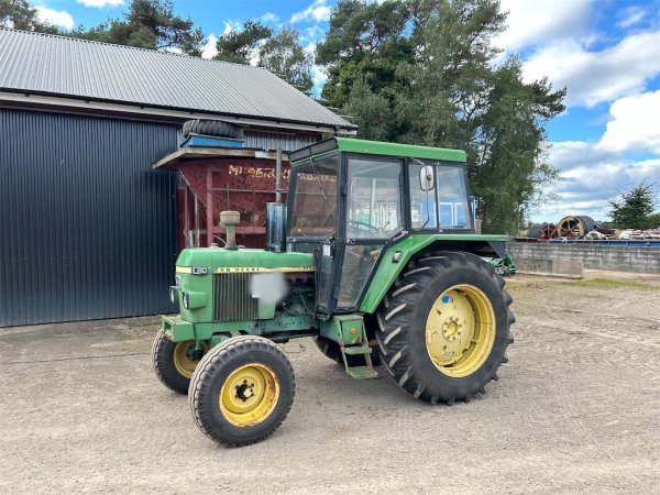 Traktor JOHN DEERE 2130