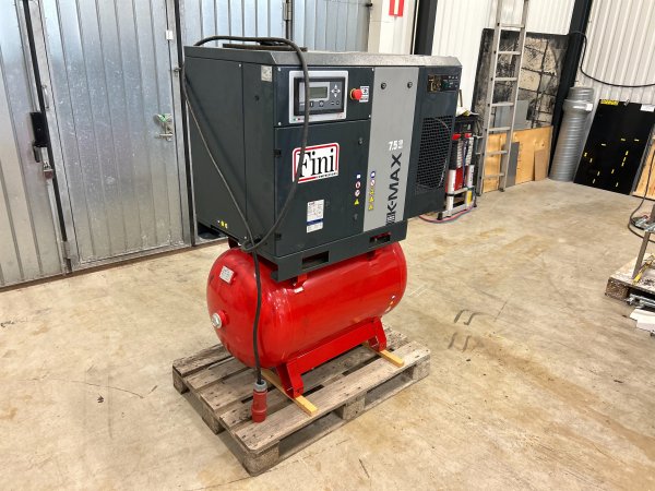 Skruvkompressor Fini K-Max 7,5-10-270F med tank och kyltork