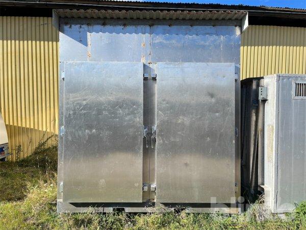 Rökskåp med vagnar